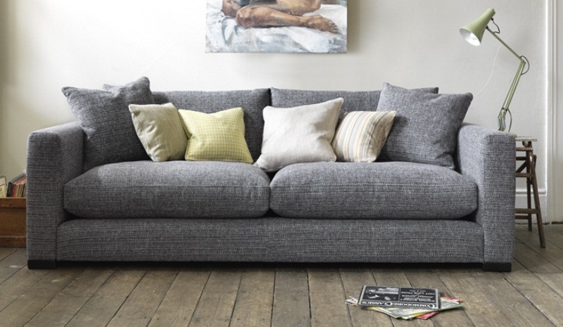 Sofa 2 chỗ 024 được bọc bằng chất liệu vải bố mát 