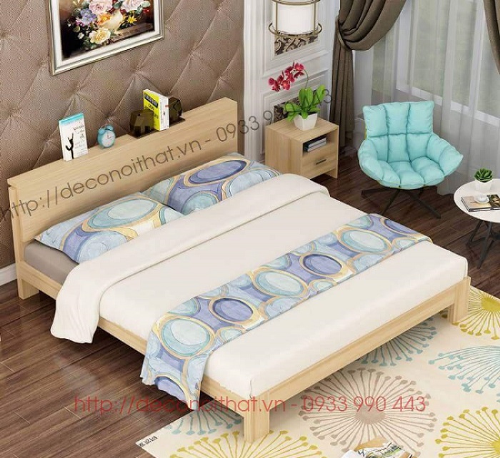 giường ngủ gỗ với phong cách đơn giản, vân gỗ mộc mạc sẽ mang lại giấc ngủ êm ái cho gia đình bạn