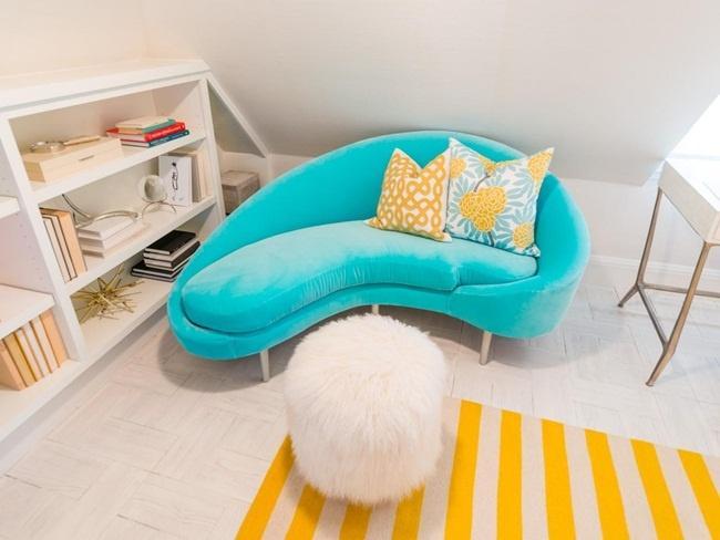thiết kế phòng vừa đọc sách kết hợp chiếc sofa dài cách điệu với màu sắc trẻ trung 
