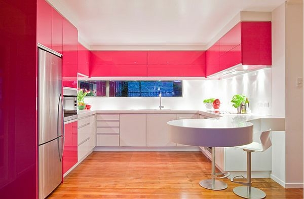 Phòng bếp trang nhã hiện đại với tông màu trắng