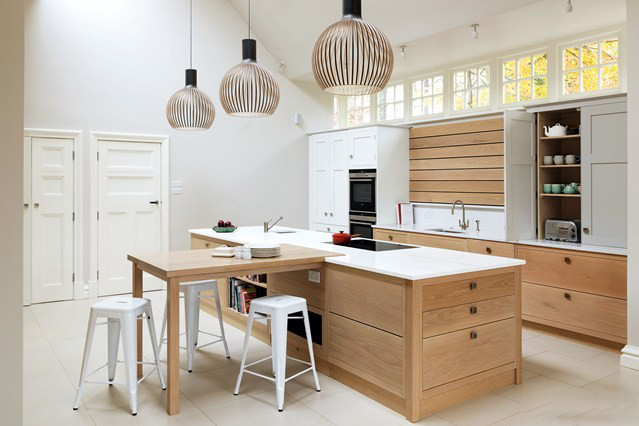 Không gian bếp đẹp mắt và đầy đủ tiện nghi nhờ thiết kế thêm chiếc bàn đảo